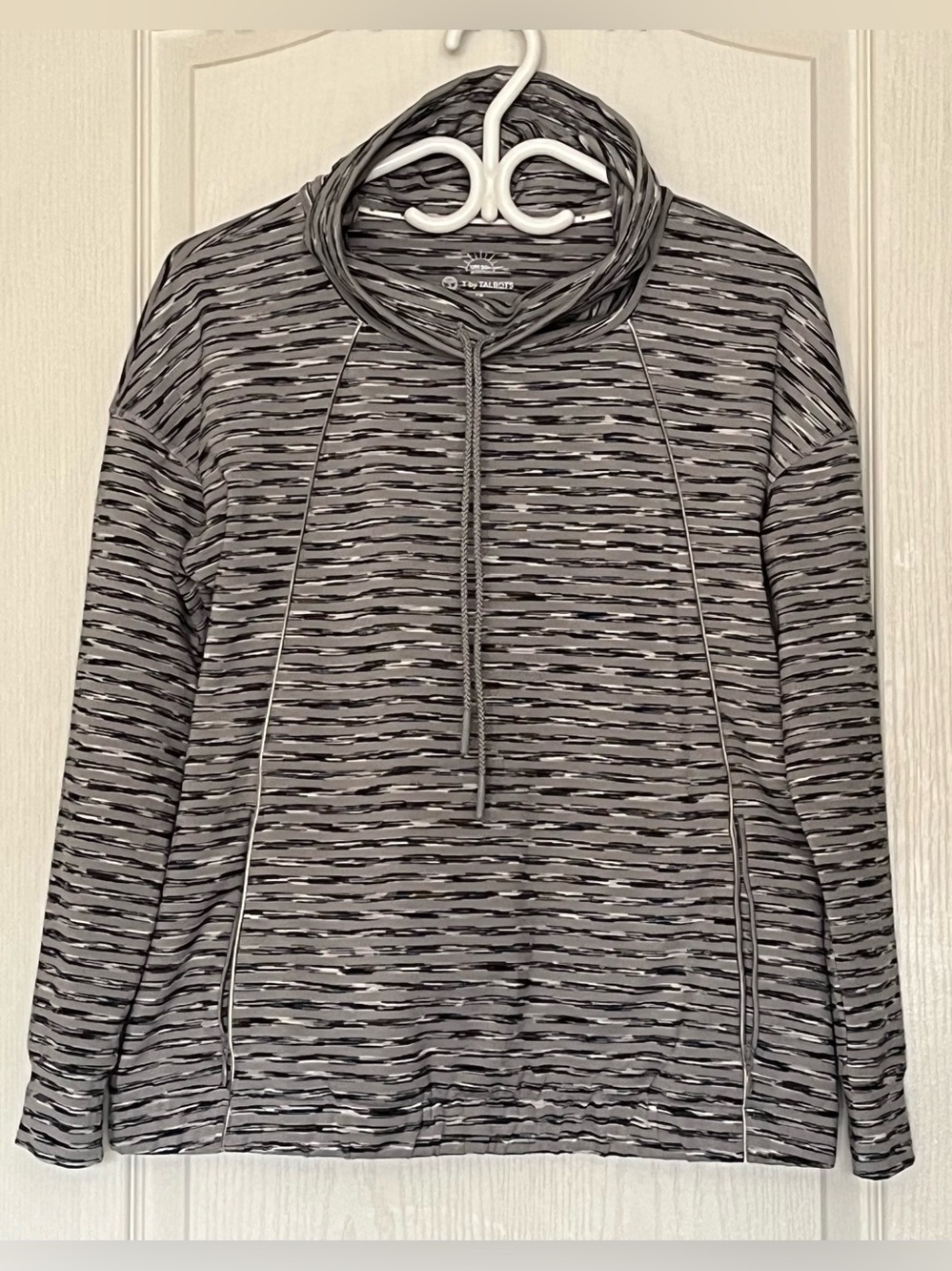 T By Talbots Cowl Neck Sweatshirt Womens S/P Gray Space Dye Pullover UPF 50